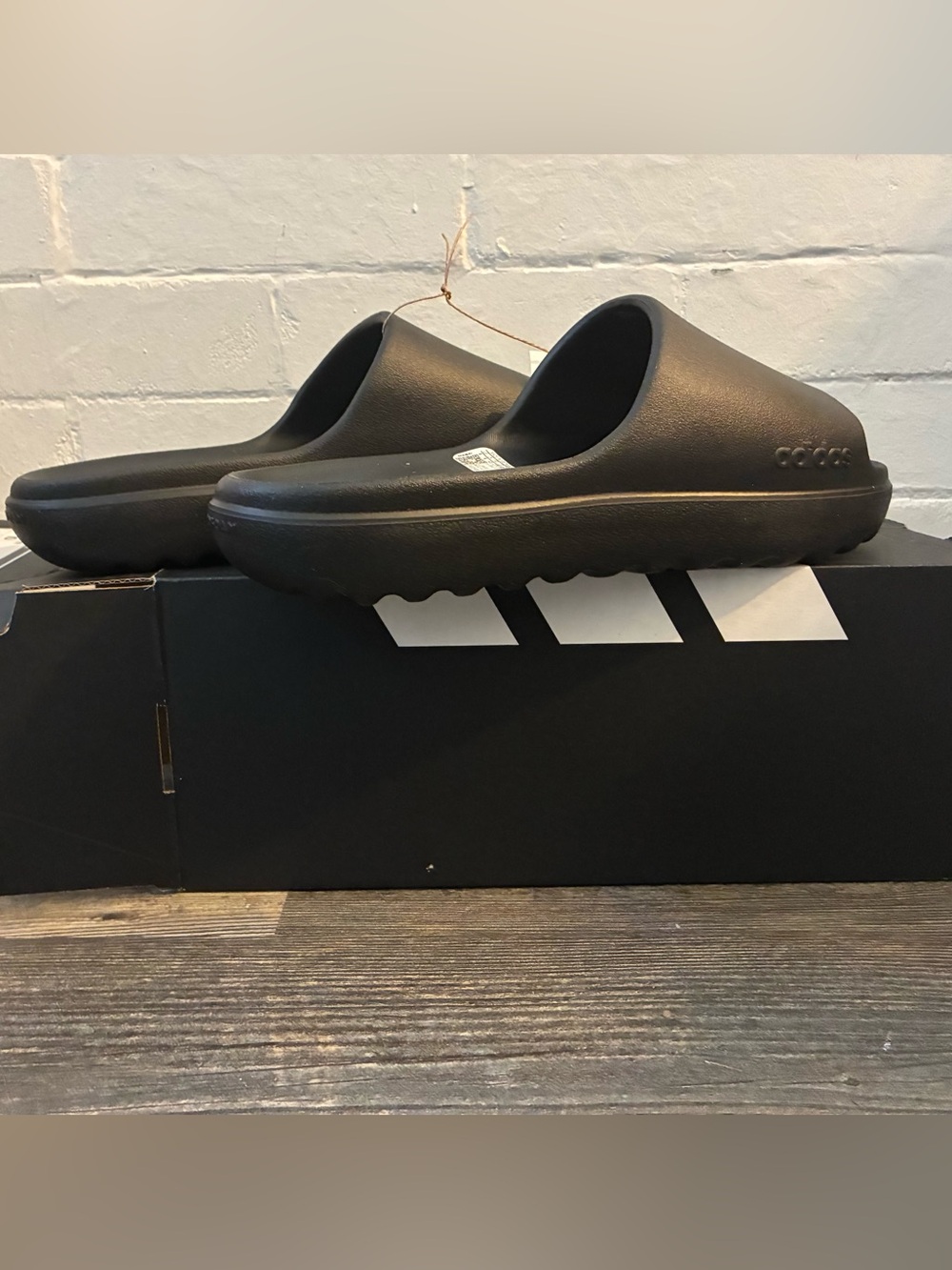 NWT adidas Adilette Lumia Slides Size 9/10